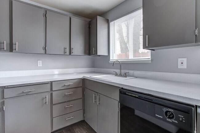 Foto del edificio - 1 bedroom 1 bath! Pets OK!!!