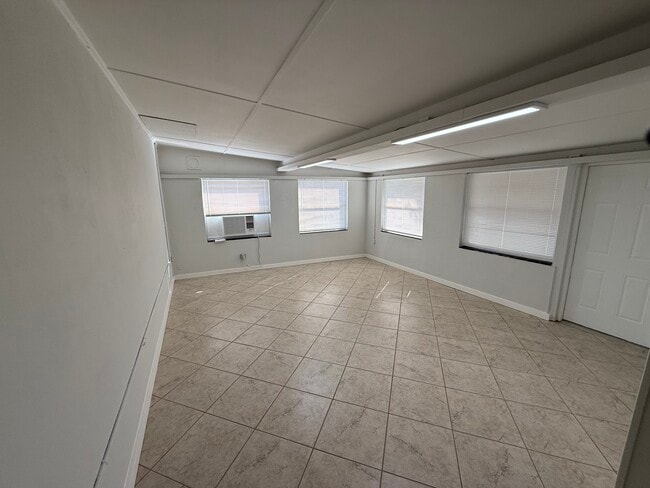 Building Photo - 1539 Magnolia Dr