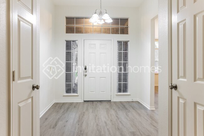 Foto del edificio - 18322 Harnett Dr