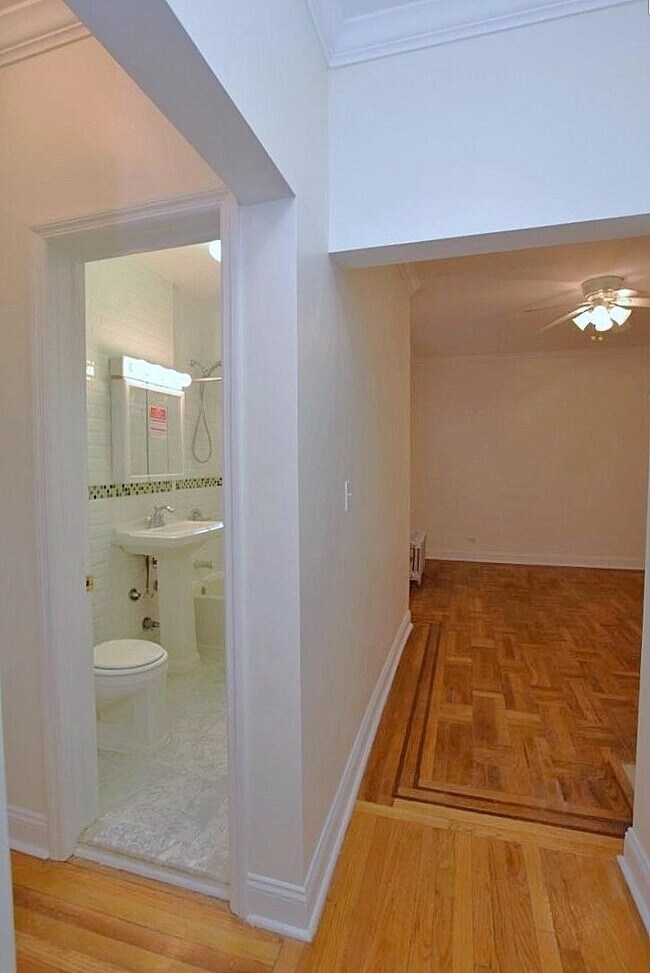Foto del edificio - 43-42 45th St