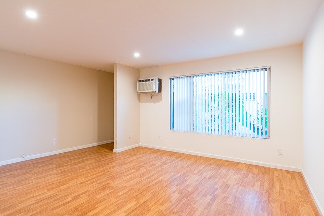 Building Photo - 5306 Cahuenga Blvd