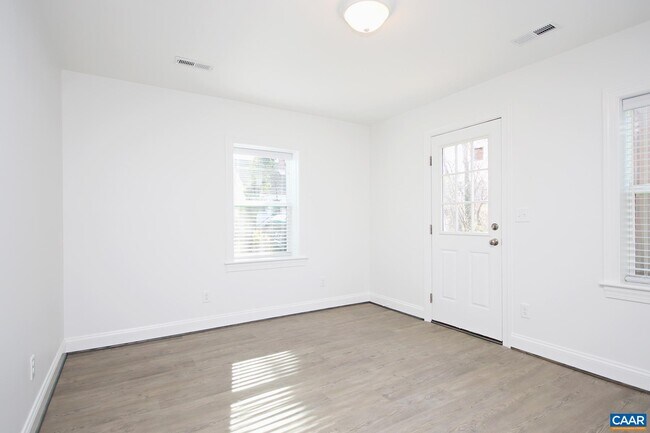Foto del edificio - 502 Stonehenge Ave