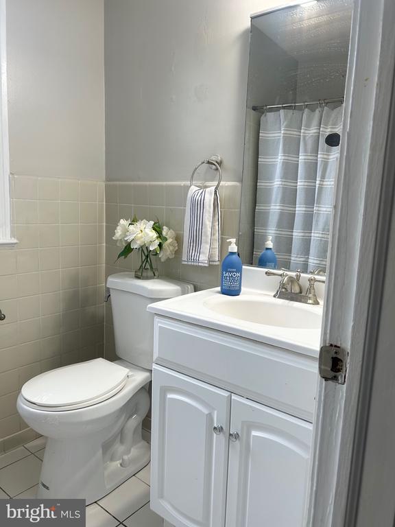 Building Photo - 5012 Columbia Pike