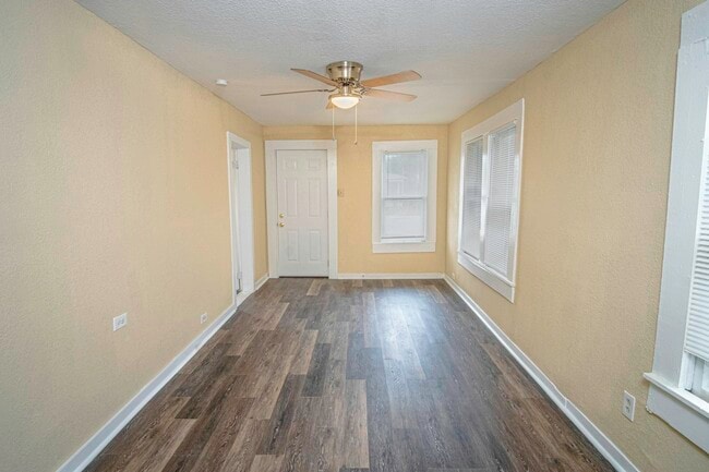 Photo - 1810 Burnet Street House