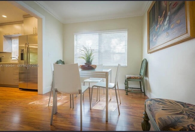 Foto del edificio - 555 NE 71st St