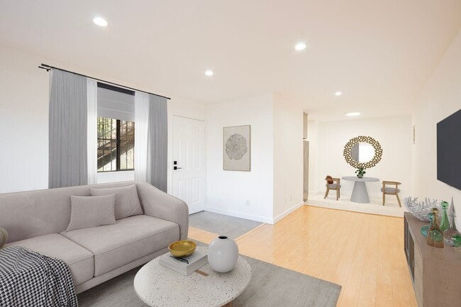 Building Photo - 980 White Knoll Dr