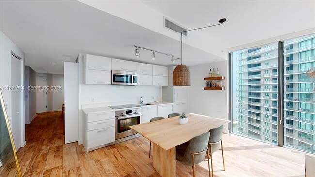 Photo - 650 NE 32nd St Apartment