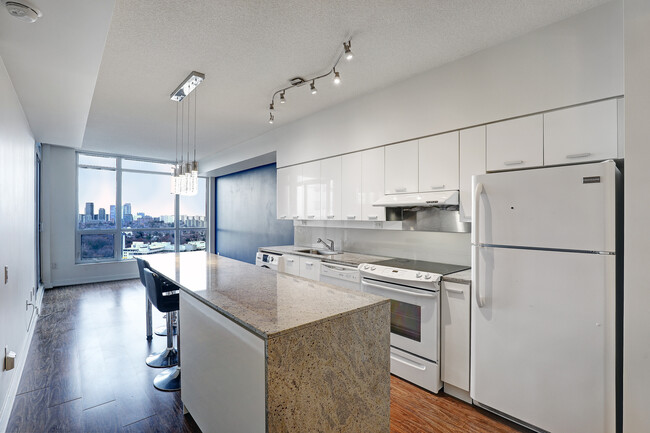 Building Photo - 29 Singer Ct