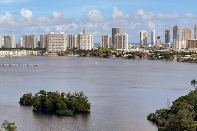 Foto del edificio - 16385 Biscayne Blvd