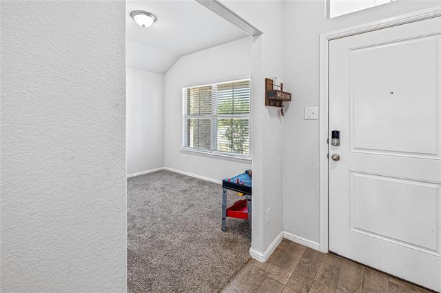 Building Photo - 9300 Fox Hill Dr