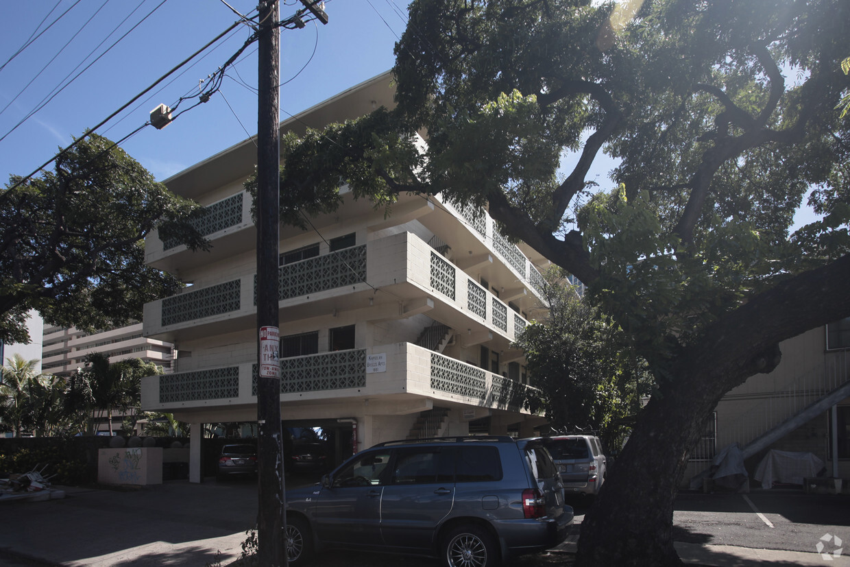 Building Photo - Kapiolani Breeze Apartments