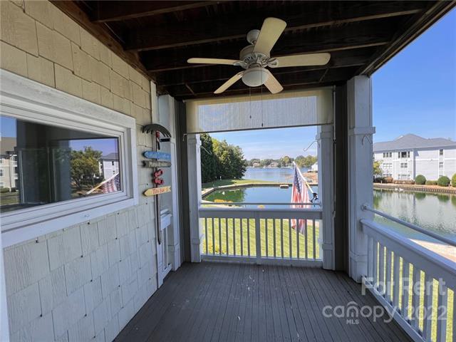 Foto del edificio - 18840 Nautical Dr