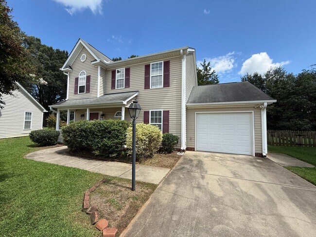 Foto del edificio - 5813 Huckleberry Ct