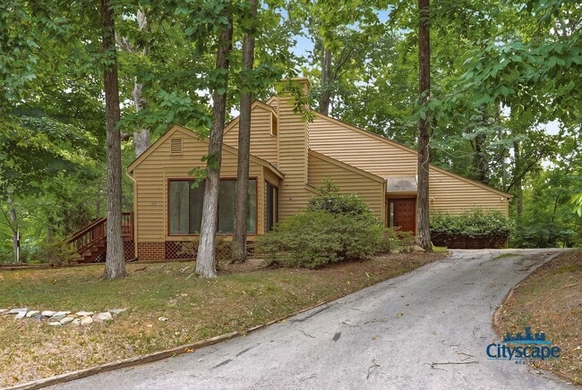 Building Photo - Swanky Brandermill Contemporary Home available NOW