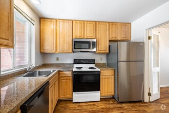 Building Photo - Laguna Gardens