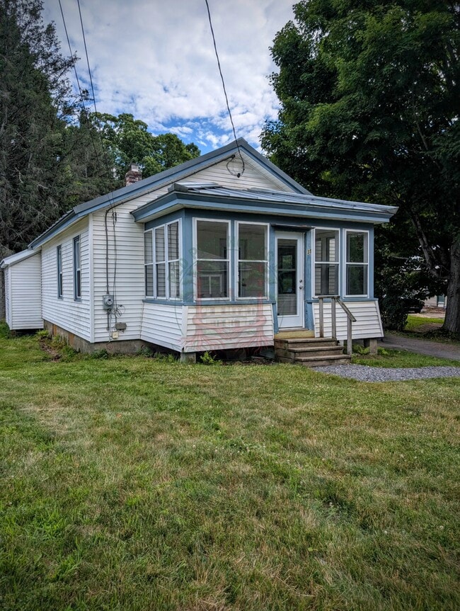 Building Photo - 39 Kennebec St