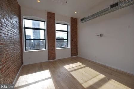 Building Photo - 726 Market St