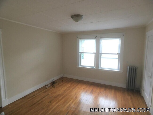 Building Photo - 102 Nonantum St