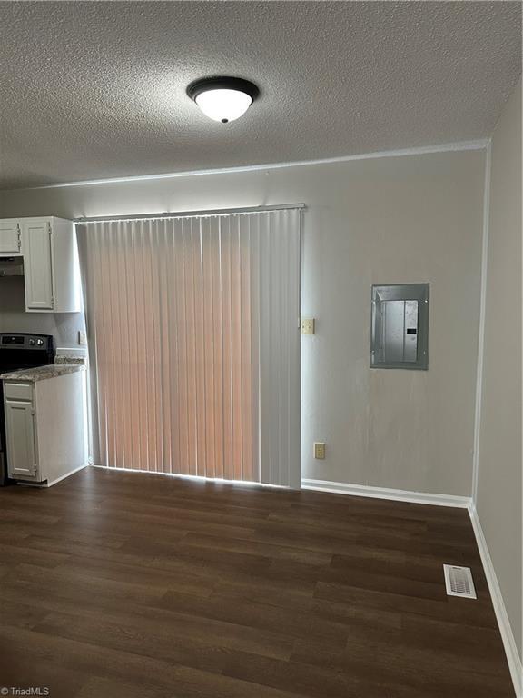 Building Photo - 1026 Fir Pl