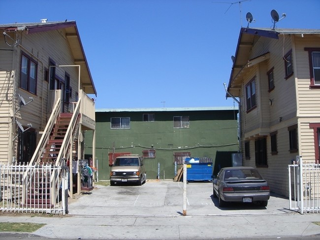 Foto del edificio - 4106 Naomi Ave (1220 E 41st)