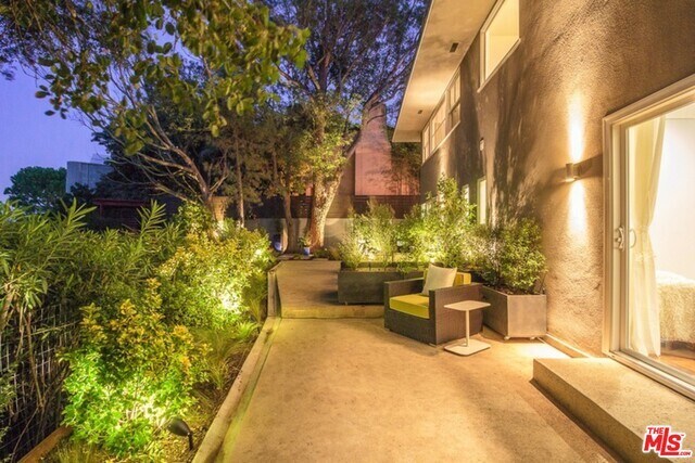 Building Photo - 8809 Appian Way