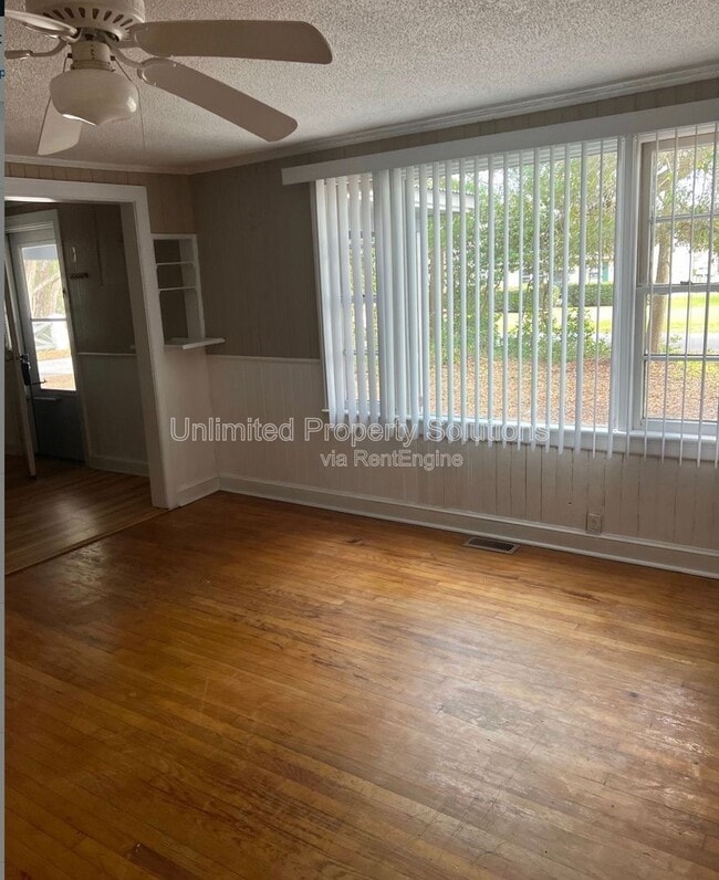 Building Photo - 223 Myrtle Ave