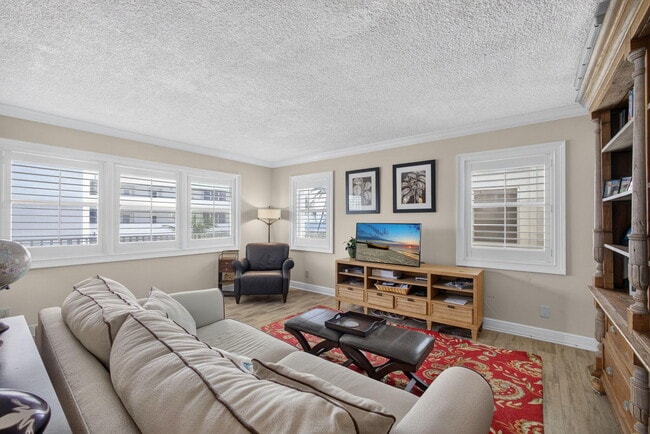 Building Photo - 3600 N Ocean Dr