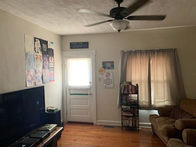 Foto del edificio - 2 BED with easy access to Downtown!