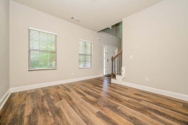 Foto del edificio - 11040 Southwood Dr