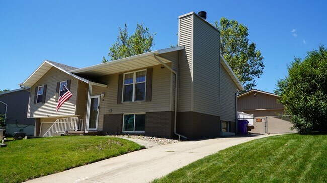 Foto del edificio - 82 W Post Rd NW