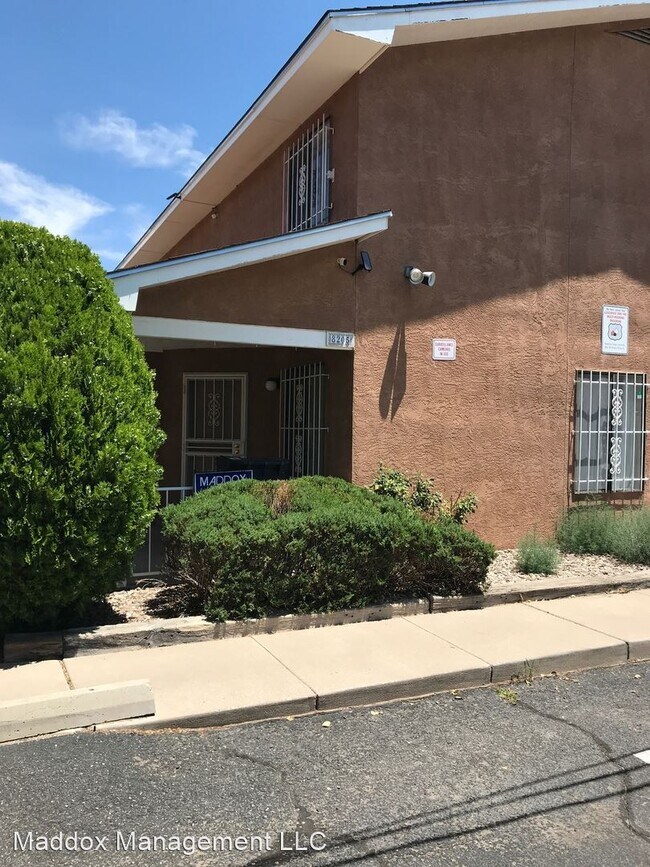 Foto del edificio - 8205 Trumbull Ave SE