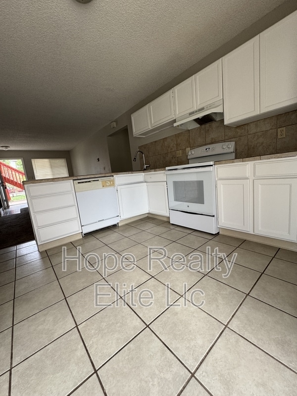 Building Photo - 1169 Mazatlan Cir