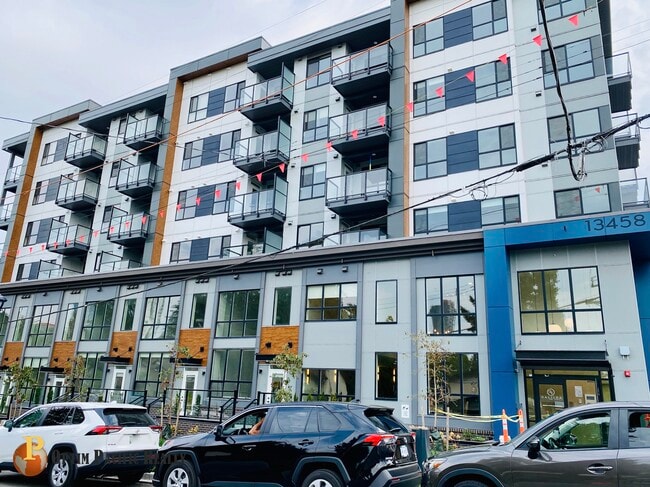 Building Photo - 13458 95 Av