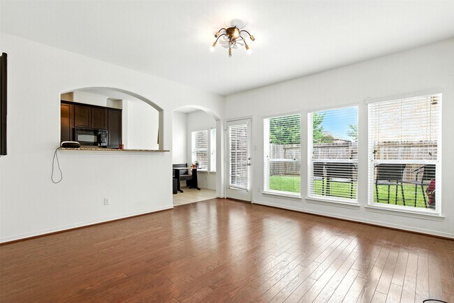 Building Photo - 8904 Clovermist Dr