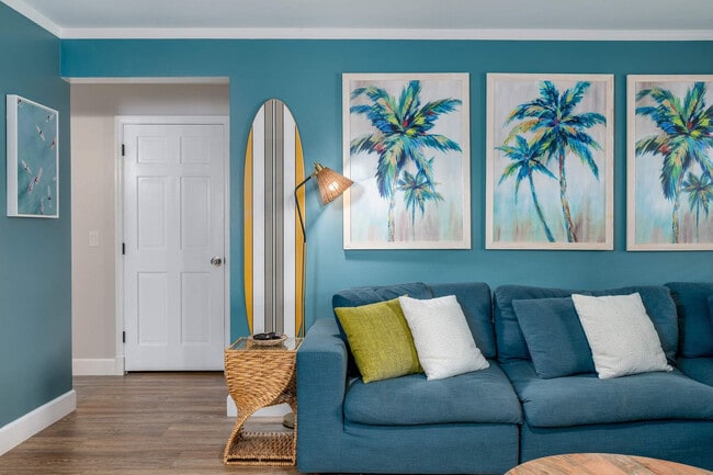 Building Photo - 1596 Idle Dr NE