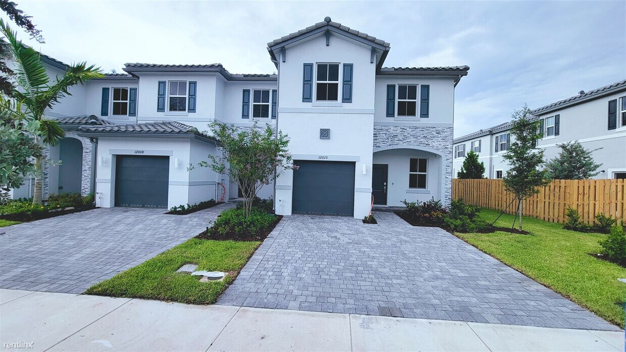 4 br, 3 bath Townhome 12000 NW 47th Mnr Townhome Rentals in Tamarac