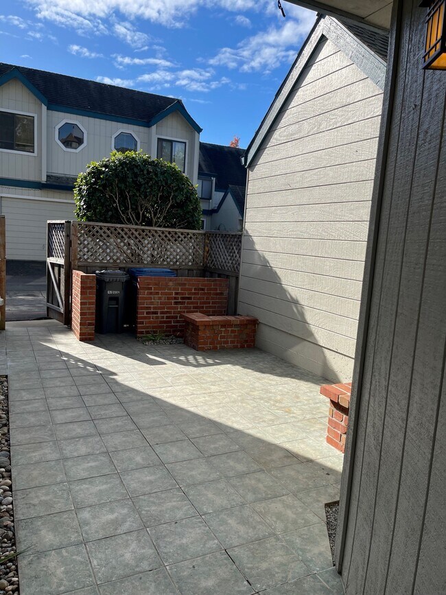 Foto del edificio - 2605 Mallory Ln