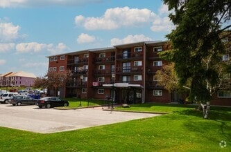 Building Photo - 98 Garden St