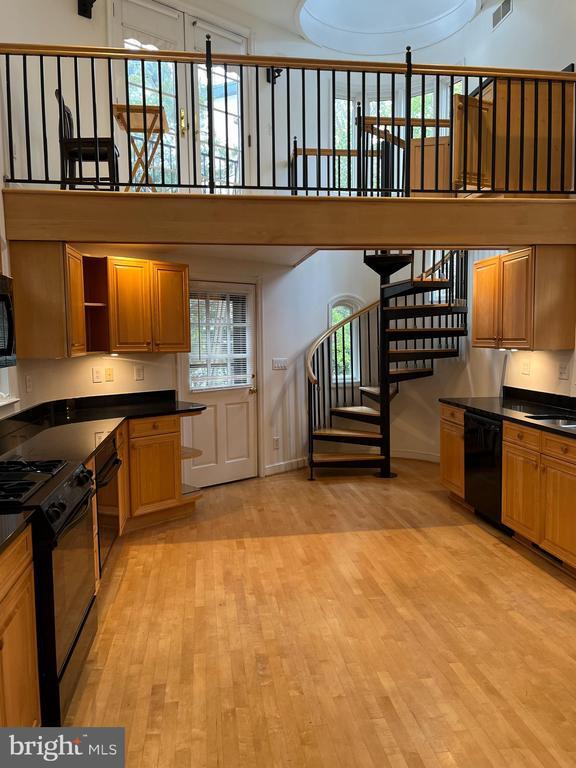 Primary Photo - 8904 Grant St