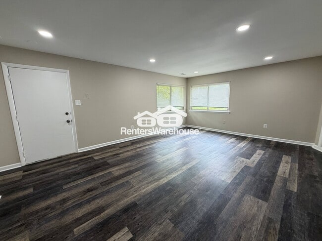 Building Photo - 7538 Woodbine Dr