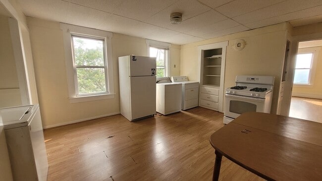 Building Photo - 24 Everard St
