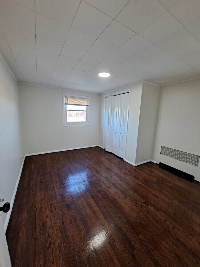 Building Photo - 952 Jefferson Dr