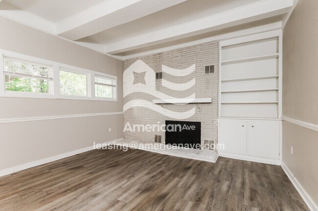 Foto del edificio - 1744 Cheswood Dr