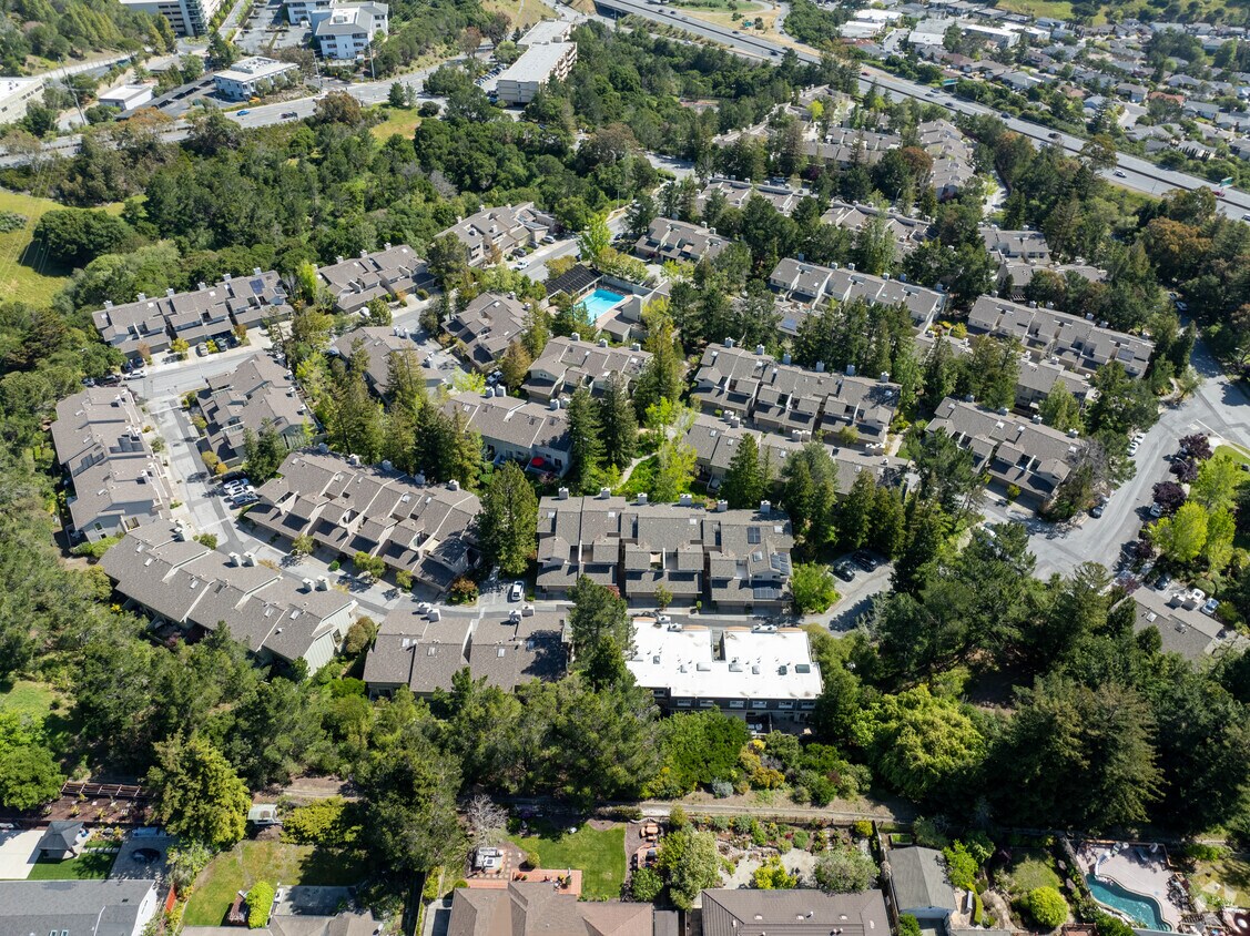 Building Photo - 1687 Bayridge Way