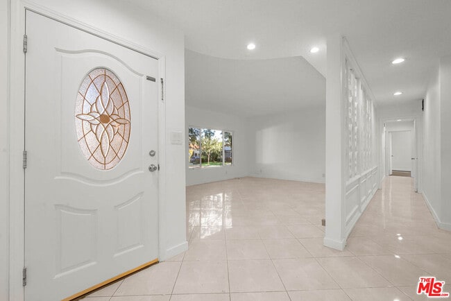 Foto del edificio - 8704 Gregory Wy