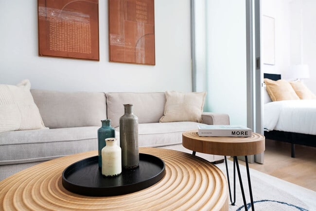 Building Photo - 315 E 78th St