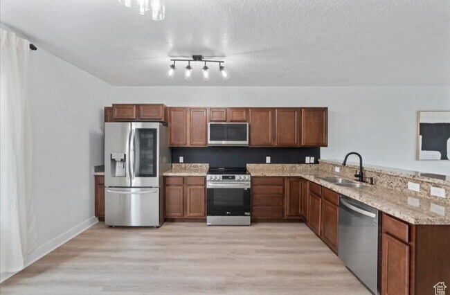Foto del edificio - 3709 S Gowan Ln