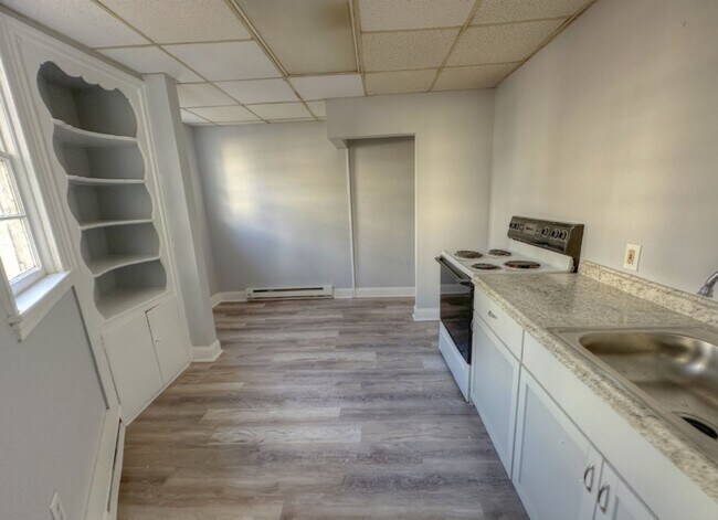 Foto del edificio - 321 W Broad St