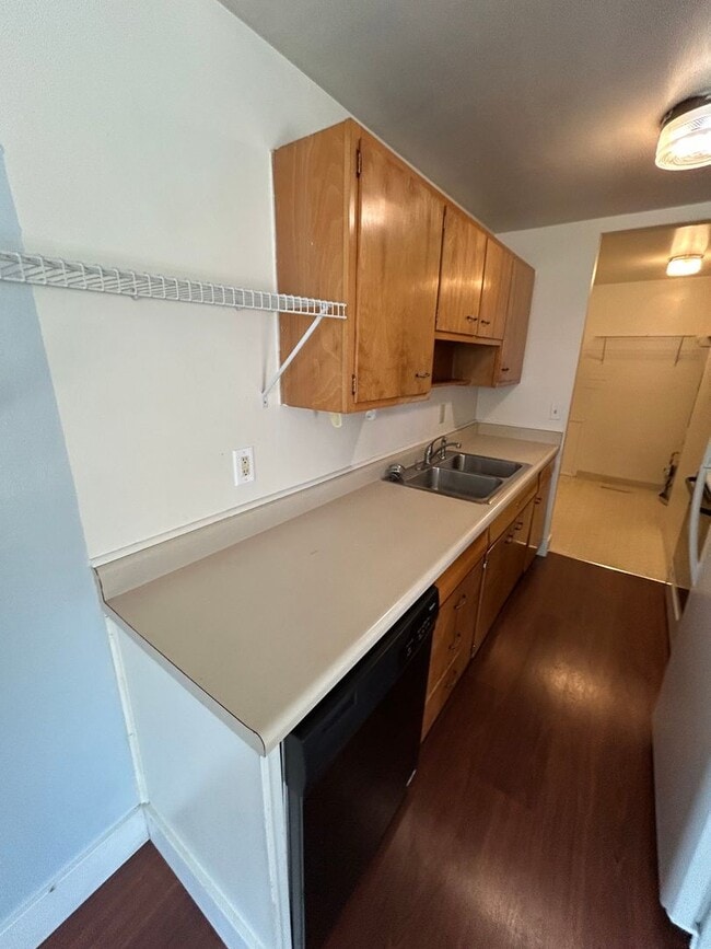 Building Photo - 838 Avenue C