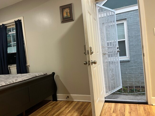 Private entrance for easy deliveries and guest accesss - 761 Kennolia Dr SW